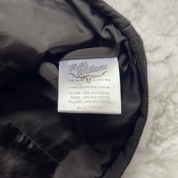 R.M. WILLIAMS | Quilted puffer jacket semi fitted in Black - Picture 7 of 11